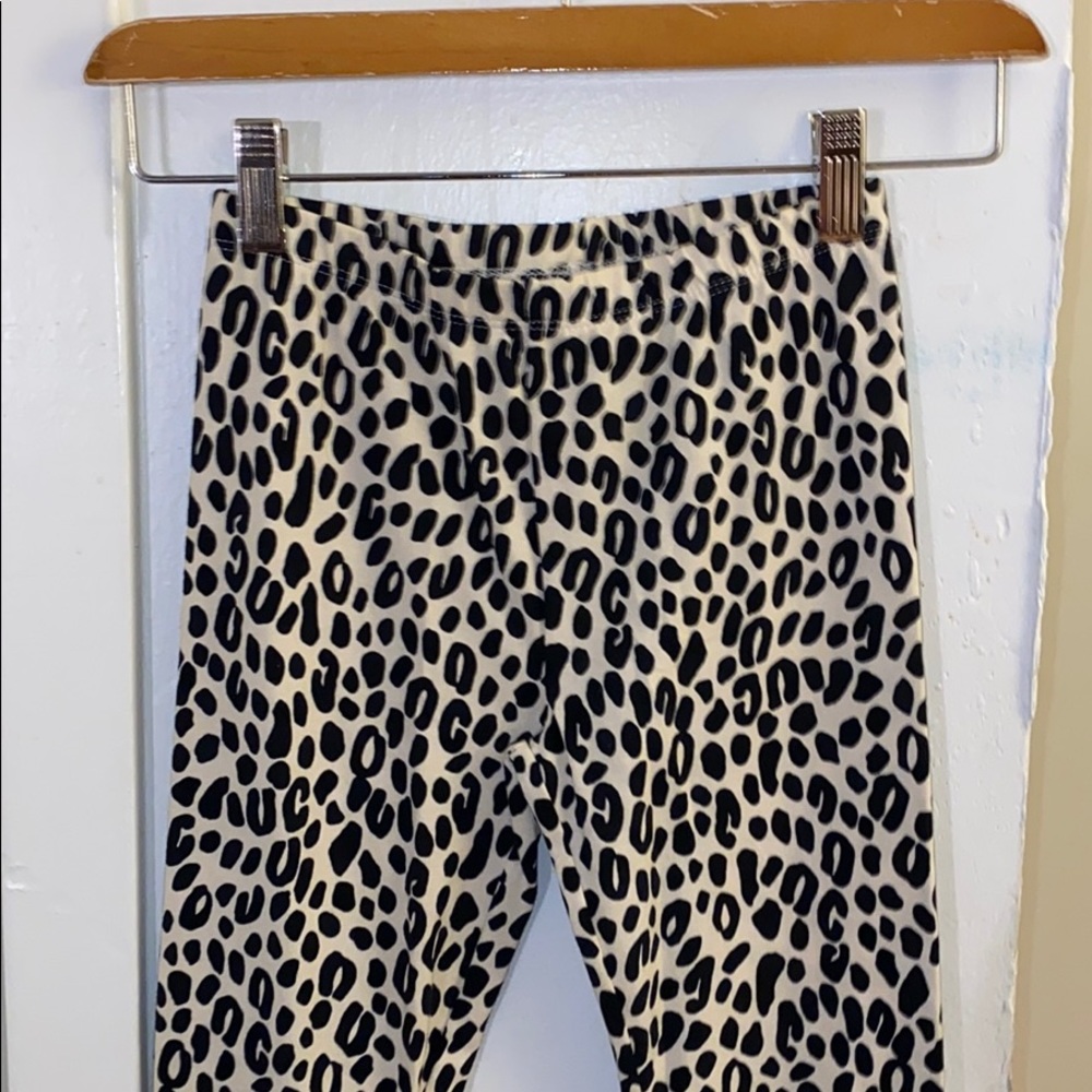 Black and White Cheetah Print Leggings
